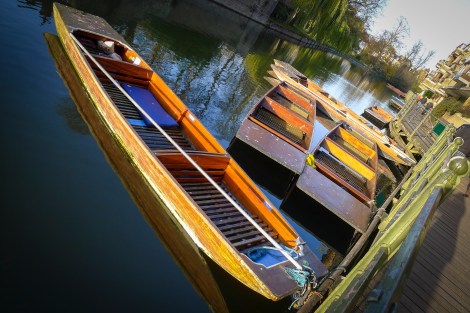 Punting Anyone?  Unfortunately, it was way too cold to go punting along the river.  Brrr....