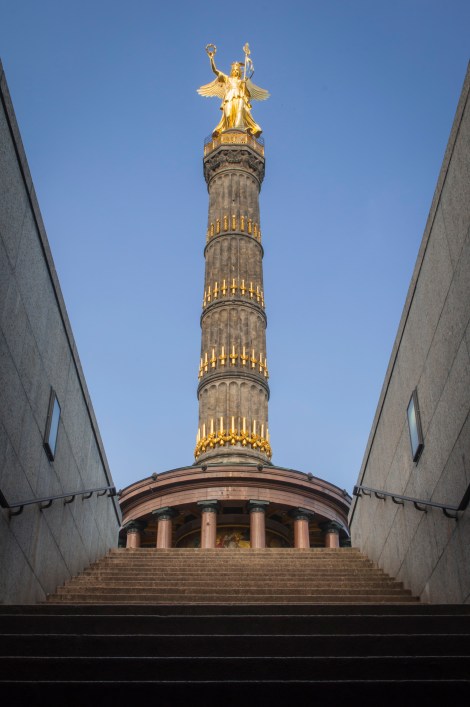 Looking up at the Victory Column