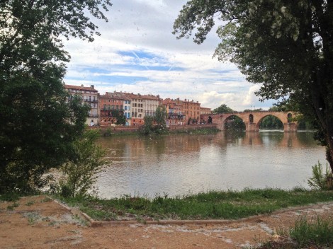 When we first arrived, there a really bad pollen problem, which is why it appears to be snowing in this photo